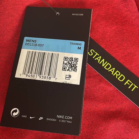 Nike Dri-Fit Mens Dark Red Tee with Black & White Logo- Medium - Picture 12 of 12